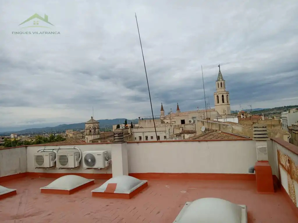 Vista exterior de Oficina en venta en Vilafranca del Penedès con Terraza