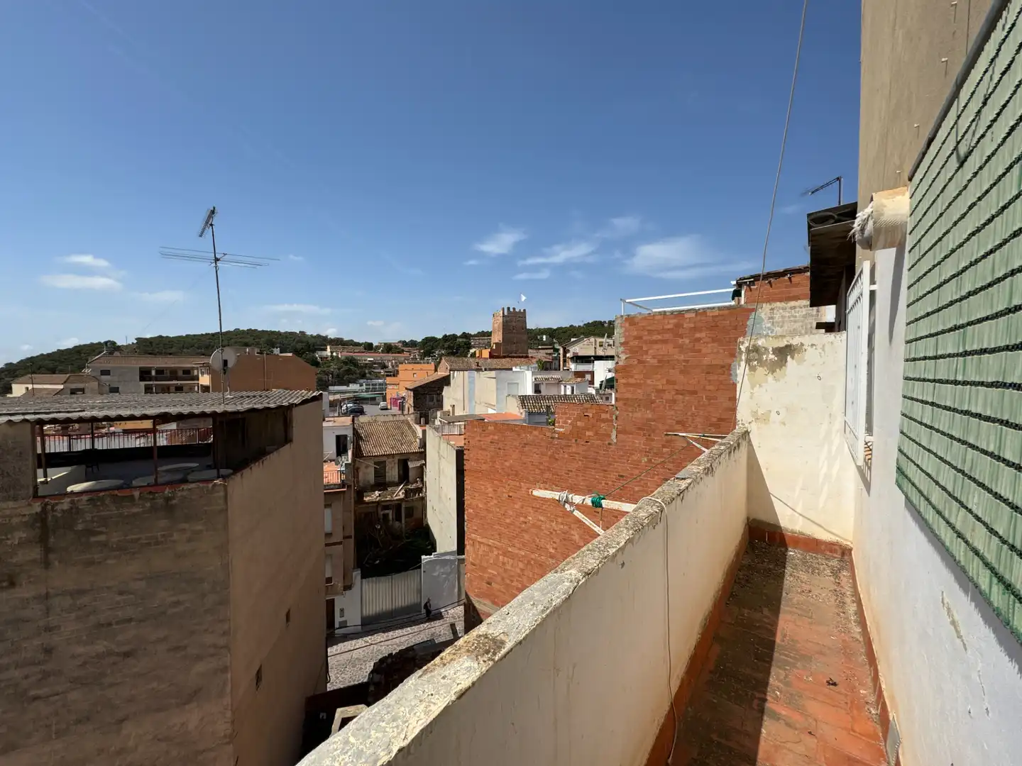 Vista exterior de Casa o xalet en venda en Serra amb Terrassa i Balcó