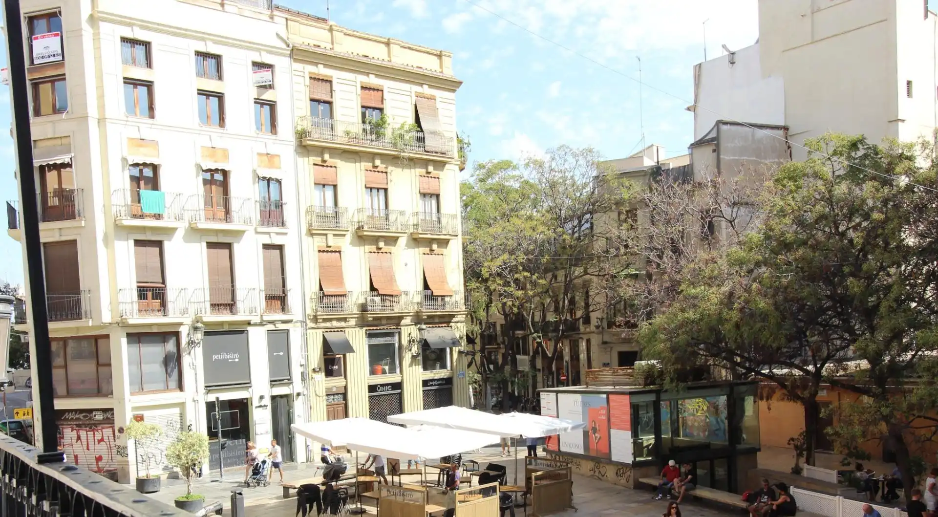 Vista exterior de Oficina en venda en Valencia amb Aire condicionat