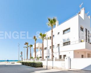 Exterior view of Single-family semi-detached to rent in Castelldefels  with Air Conditioner, Heating and Terrace