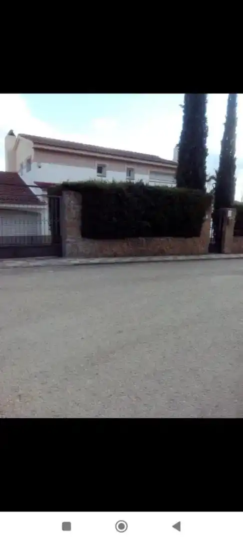Aparcament de Casa o xalet en venda en Cuenca Capital amb Piscina i Balcó