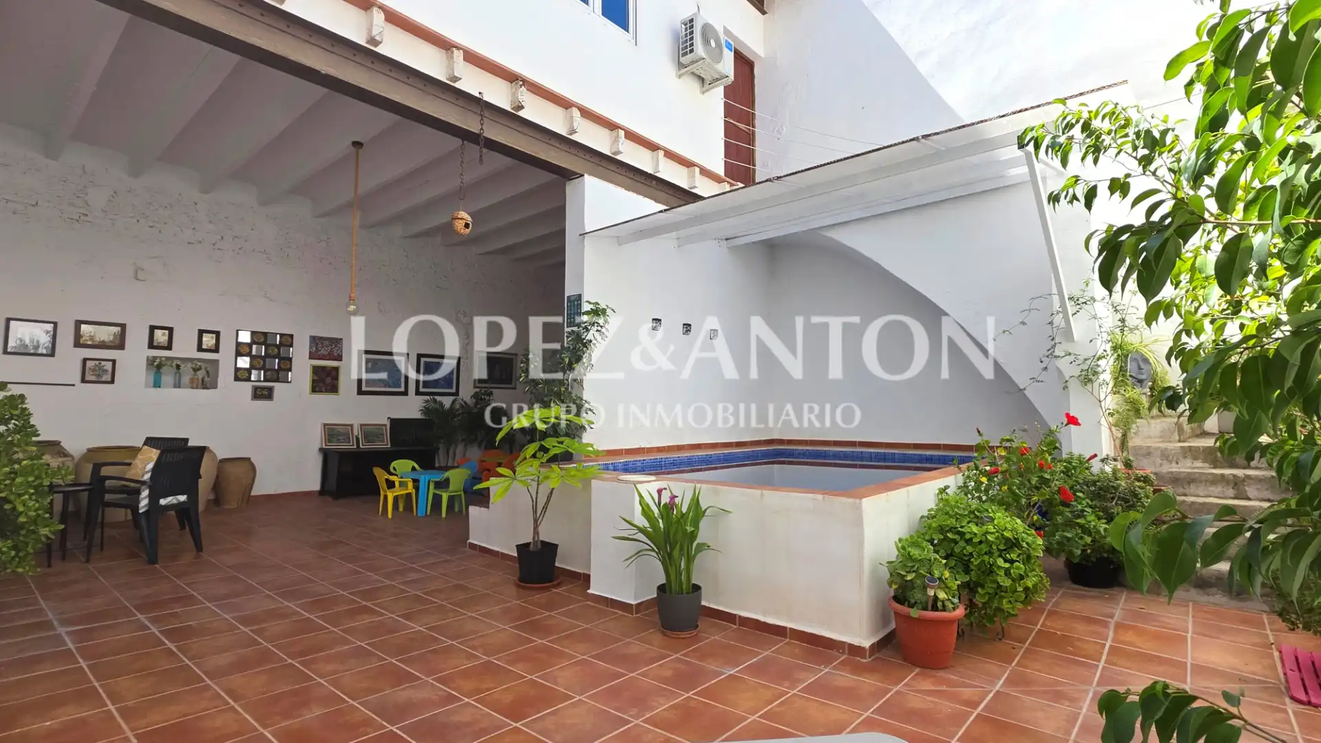 Terrace of Detached homes for sale in La Pobla de Vallbona  with Air Conditioner, Terrace and Swimming Pool