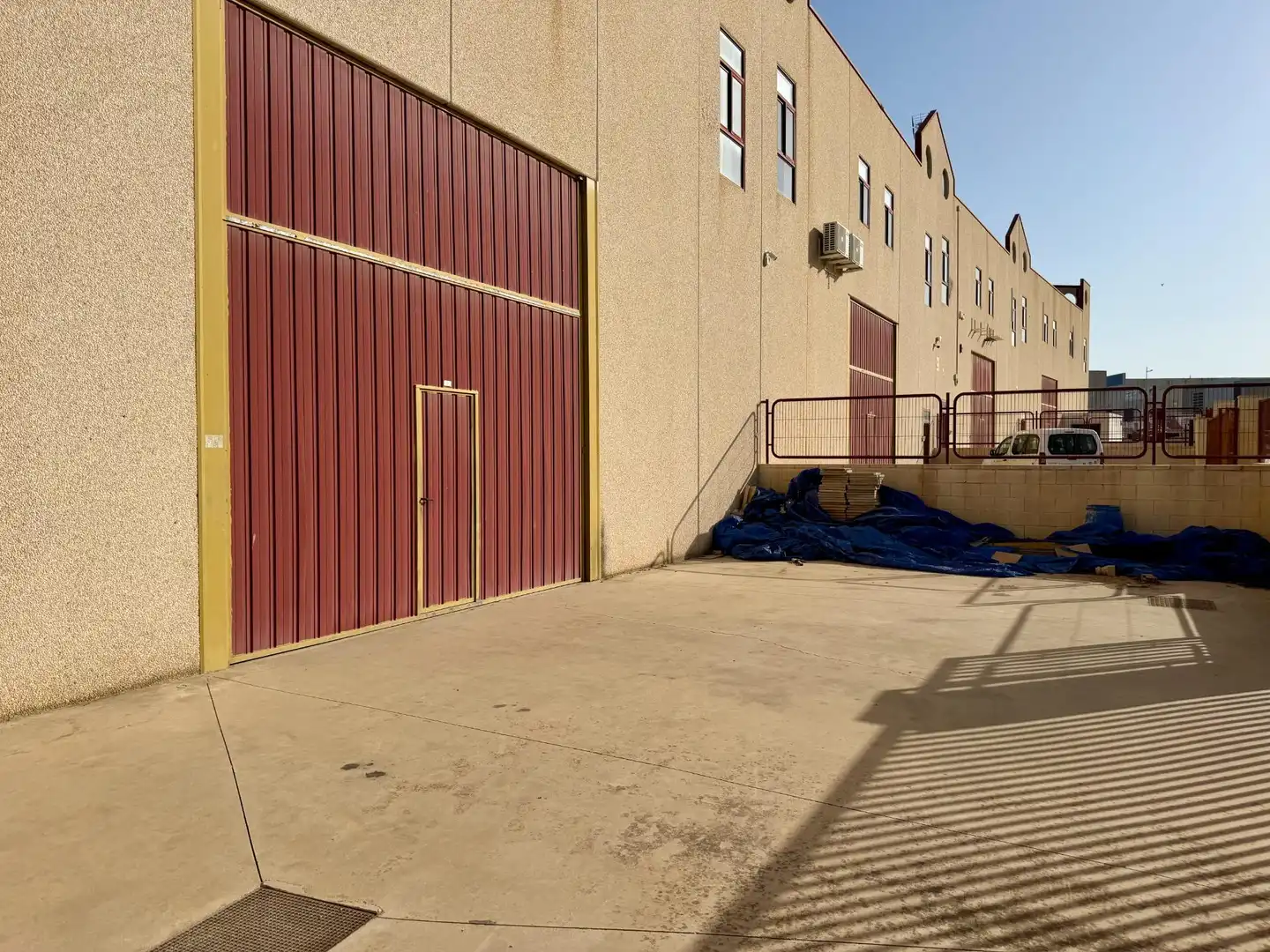 Exterior view of Industrial buildings for rent in Aspe