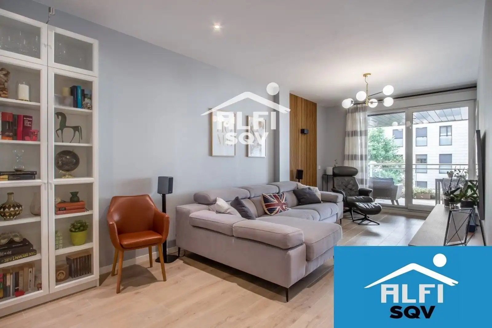 Living room of Flat for sale in Sant Cugat del Vallès  with Air Conditioner, Heating and Terrace