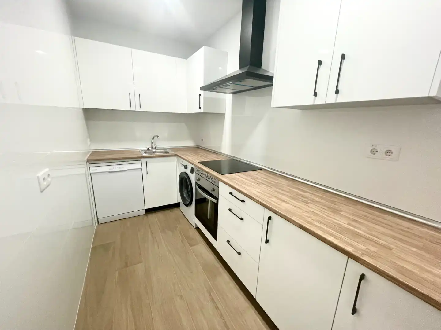 Kitchen of Flat for rent in Pinto  with Air Conditioner, Heating and Oven