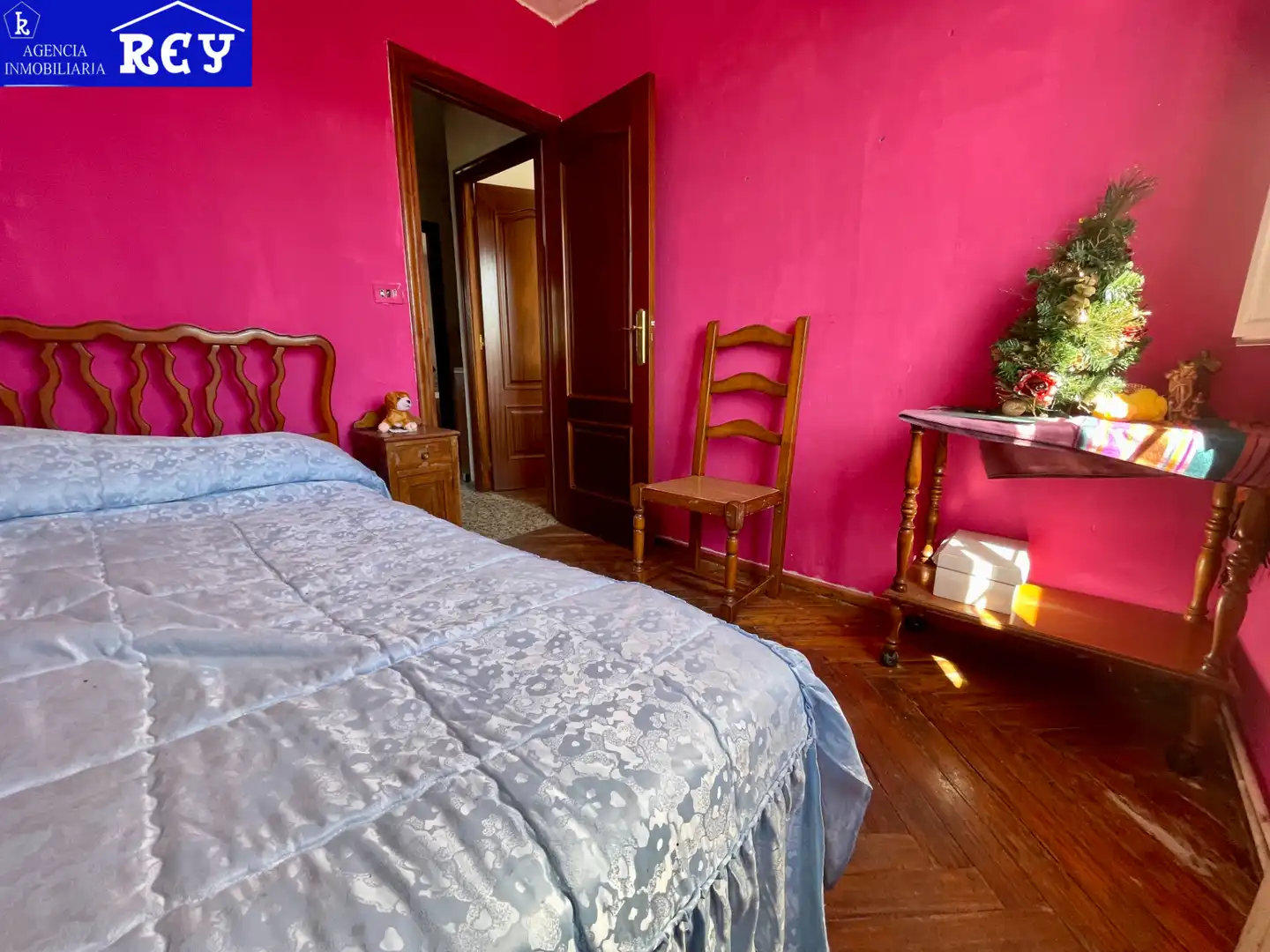 Habitación de Casa o chalet en venta en Santiago de Compostela  con Calefacción, Jardín privado y Trastero