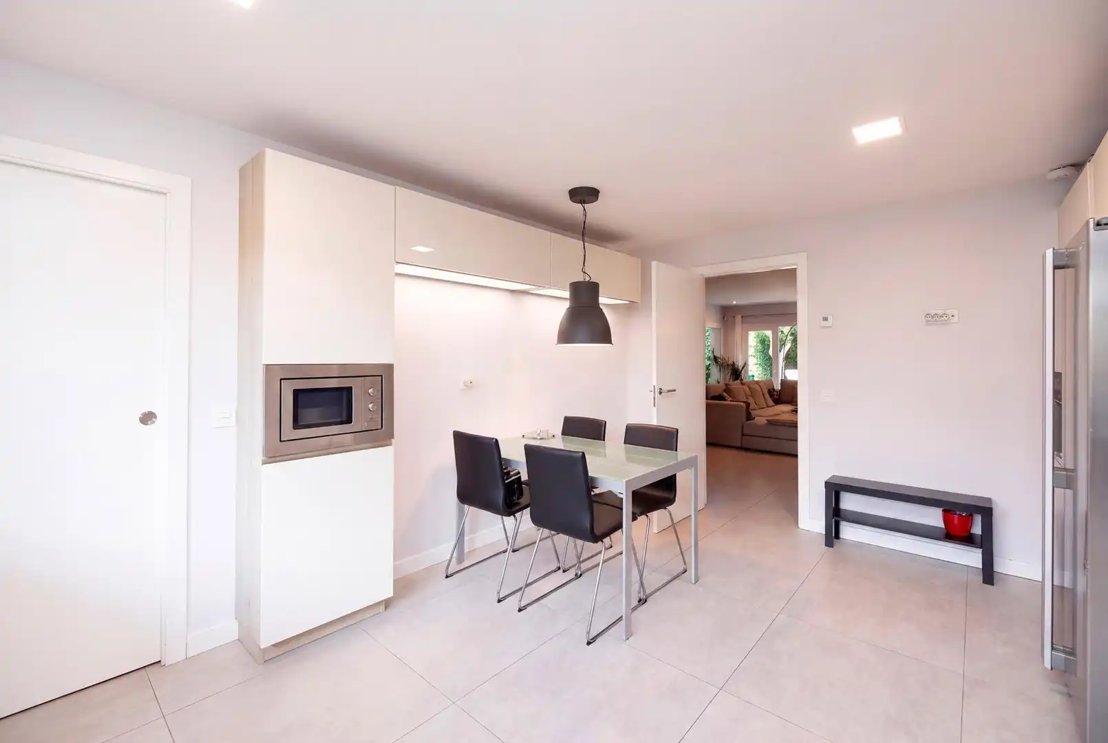 Esszimmer von Einfamilien-Reihenhaus zum Verkauf in Torrelodones mit Heizung, Privatgarten und Gemeinschaftspool