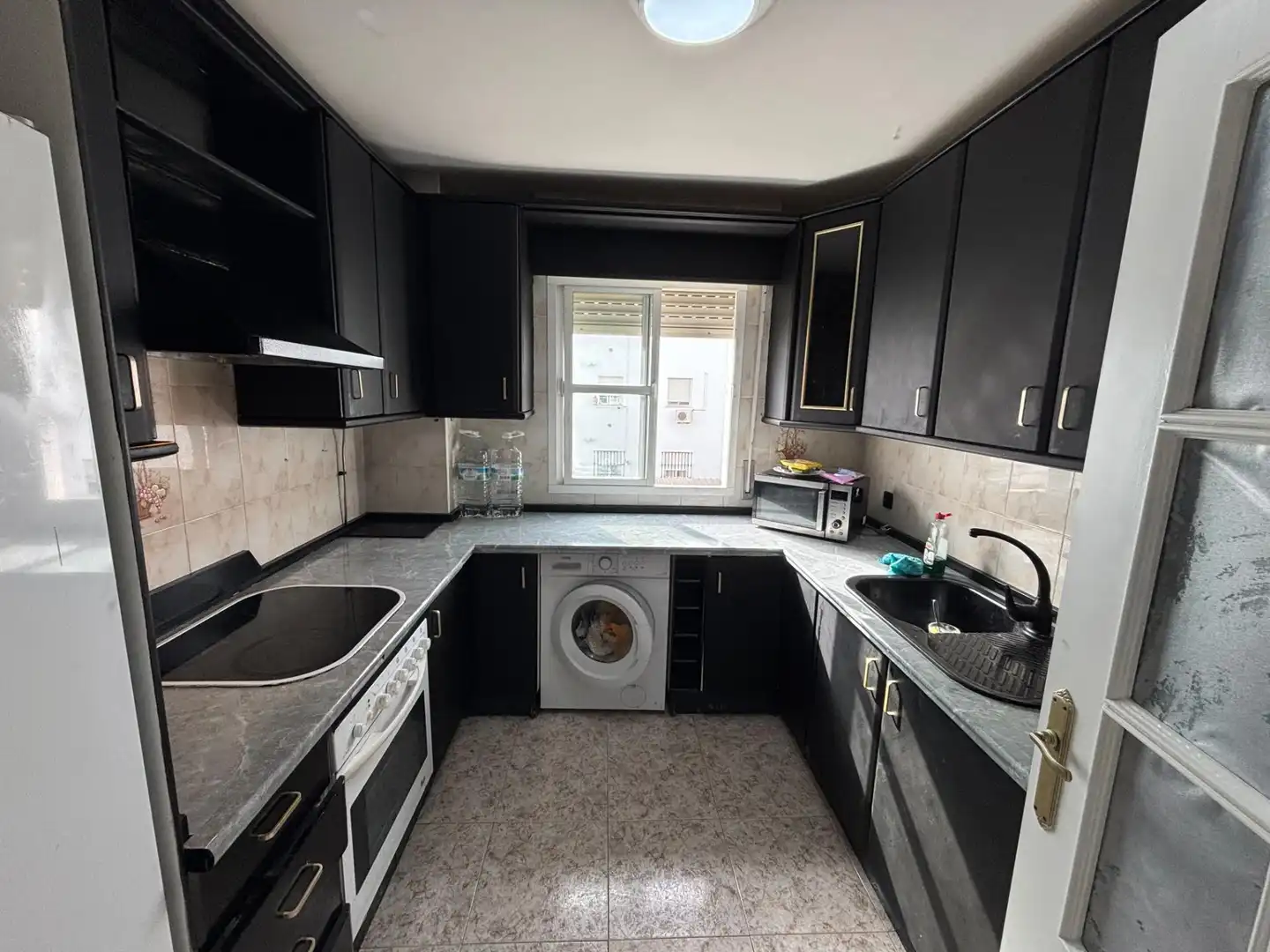 Cuina de Pis en venda en La Rinconada amb Aire condicionat i Terrassa