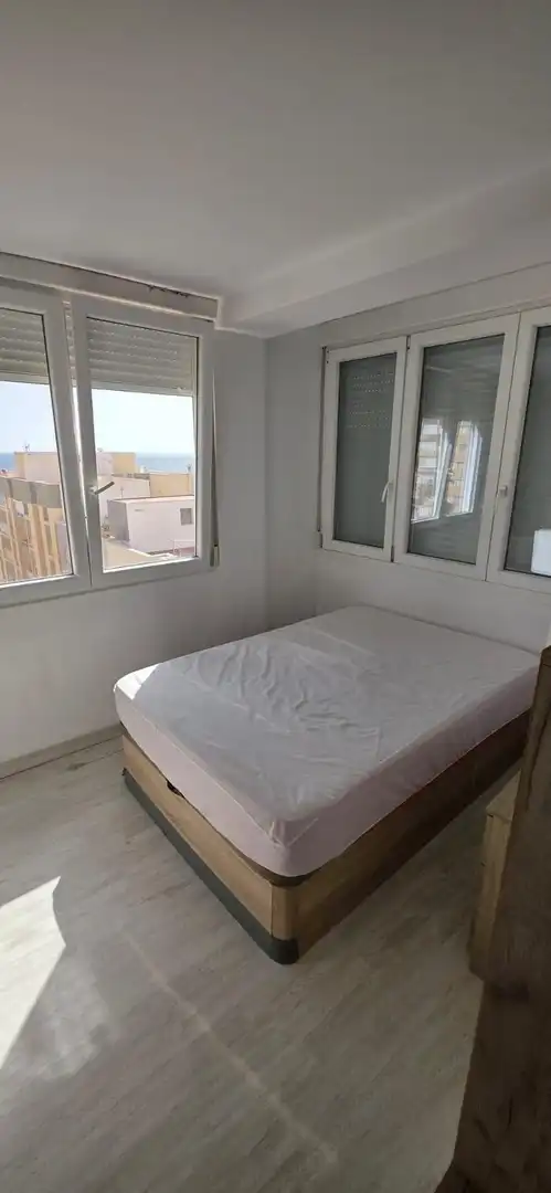 Dormitori de Estudi de lloguer en Almería amb Aire condicionat, Calefacció i Moblat