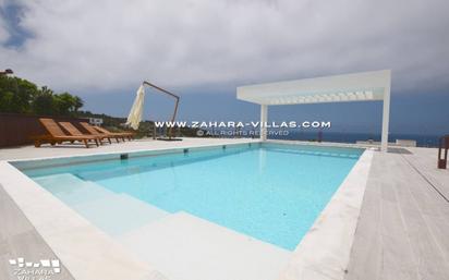 Swimming pool of House or chalet for sale in Zahara de los Atunes  with Air Conditioner, Terrace and Swimming Pool