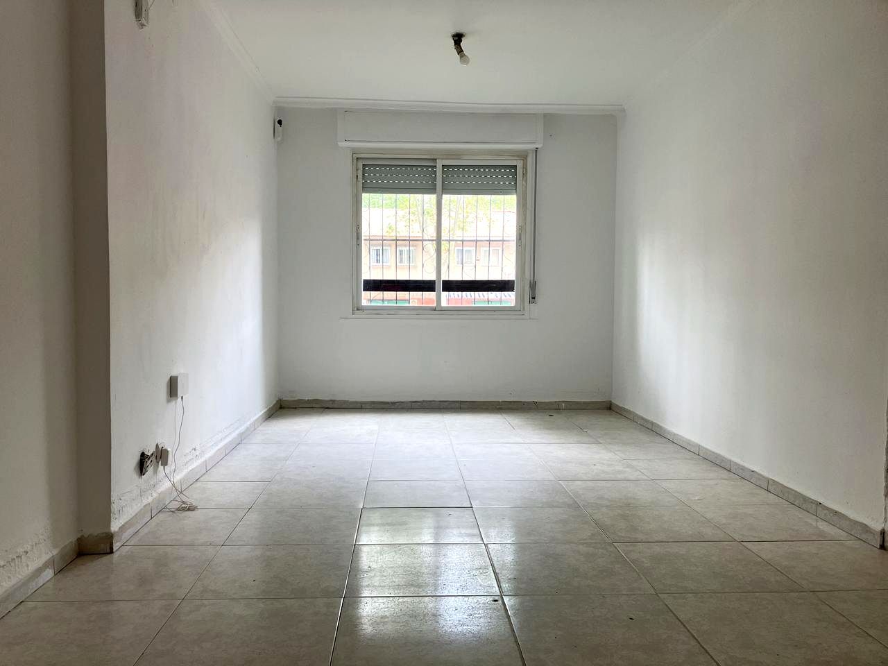 Planta baixa en venda a De Alzola, Orcasitas