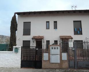 Vista exterior de Casa o xalet en venda en Espinosa de Henares amb Jardí privat