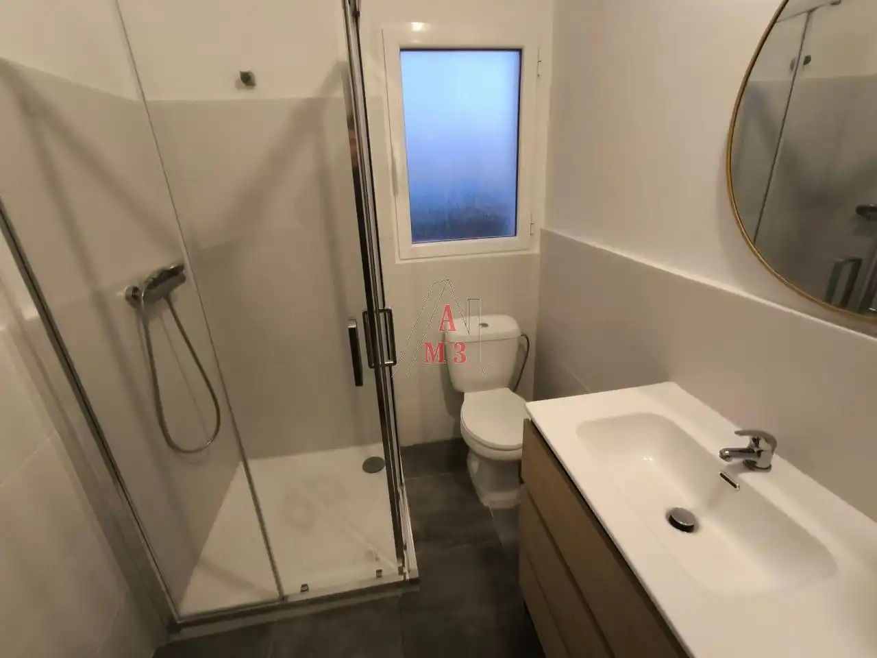 Baño de Piso para compartir en León Capital  con Calefacción y Amueblado