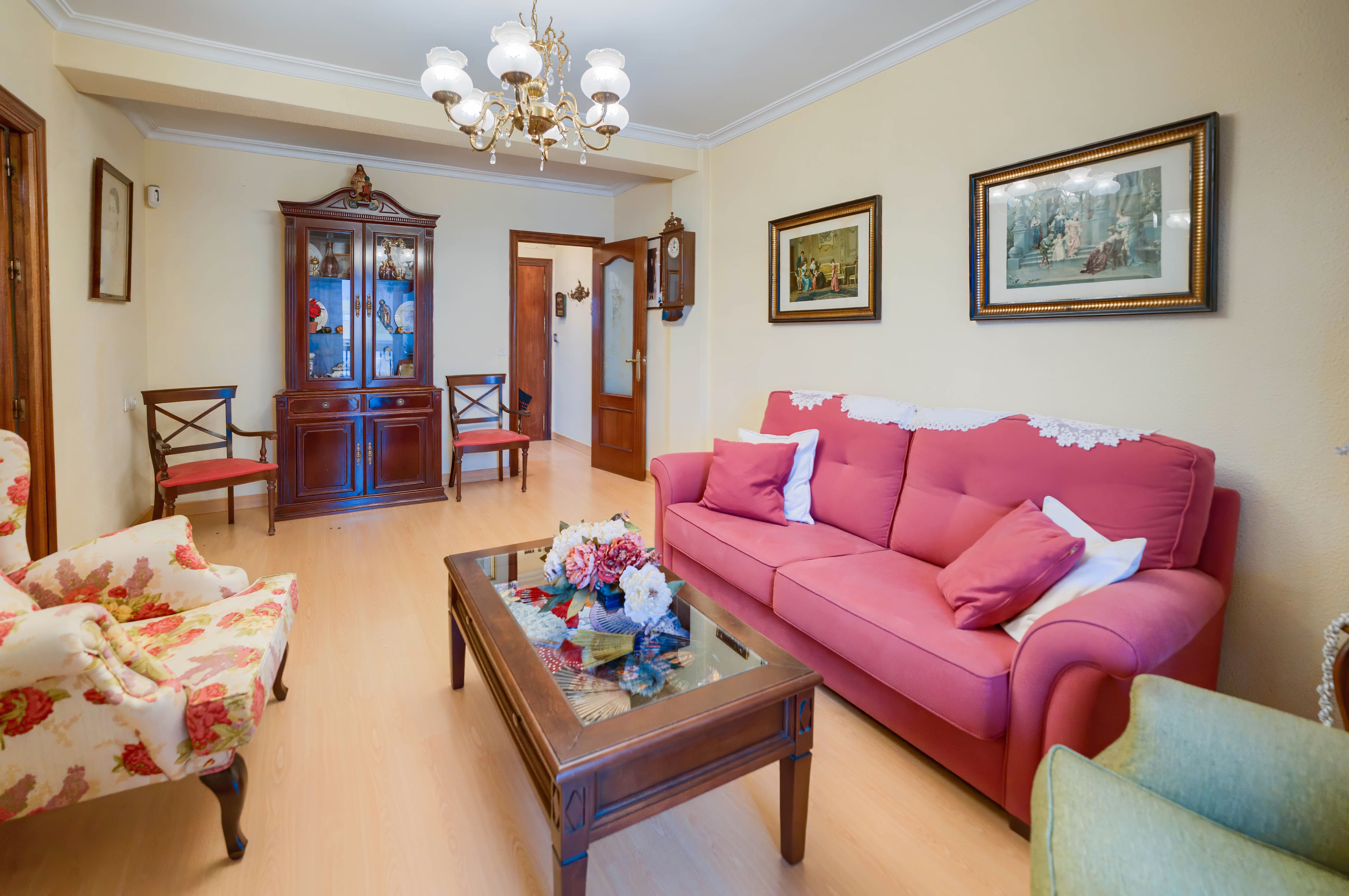 Living room of Apartment for sale in  Sevilla Capital