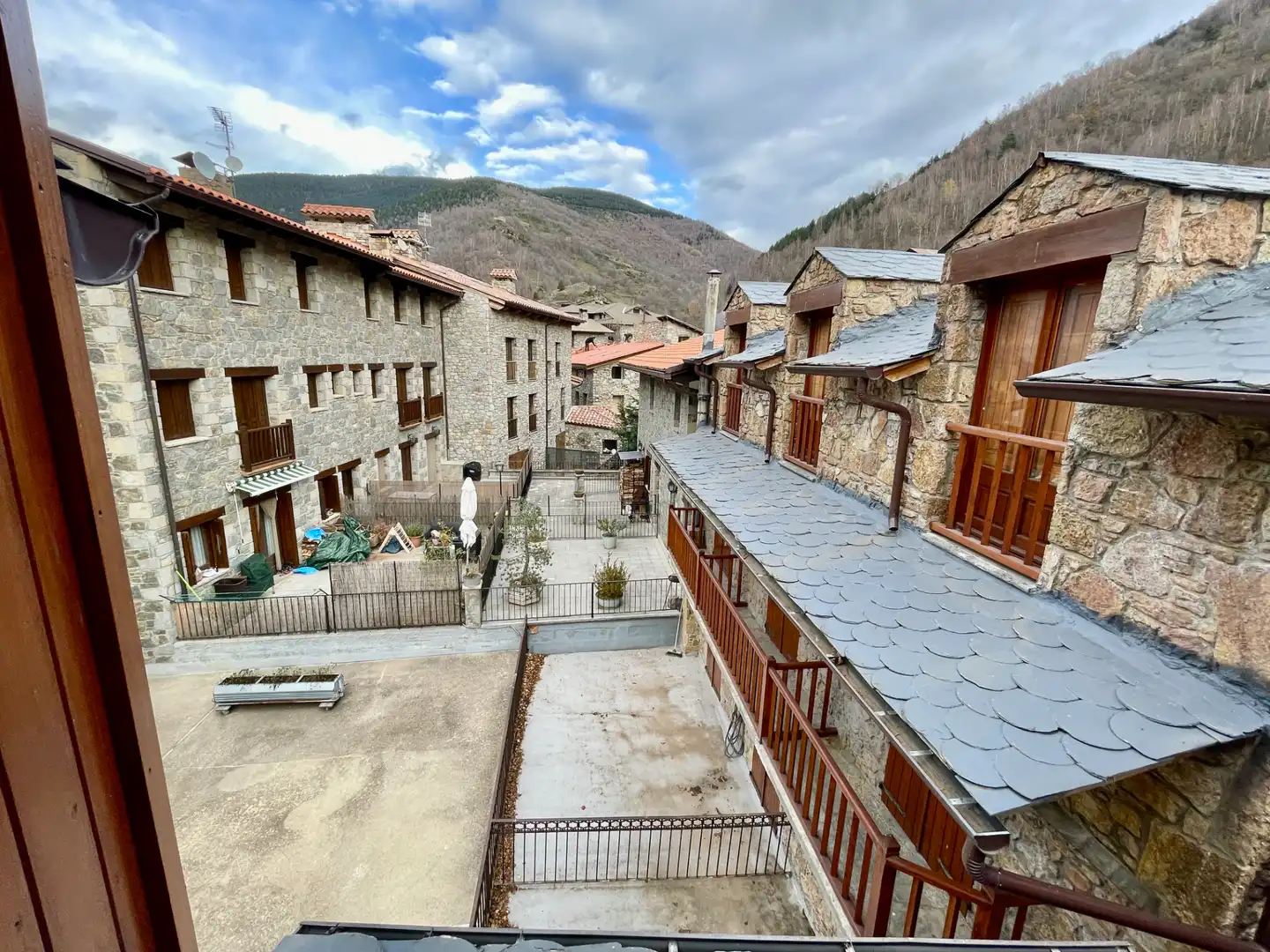 Vista exterior de Ático en venta en Setcases con Calefacción, Terraza y Amueblado