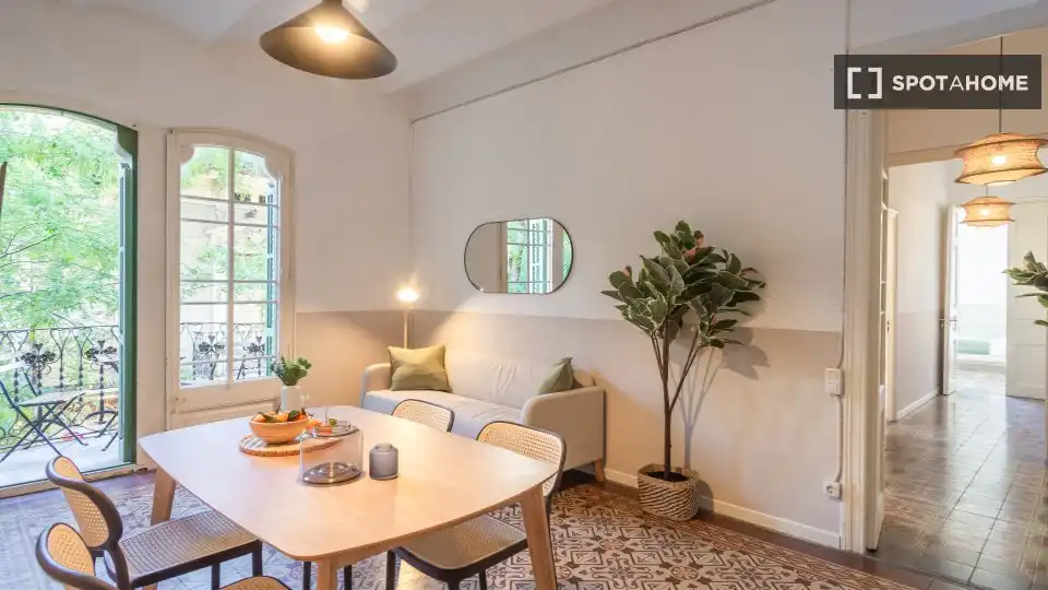 Comedor de Piso de alquiler en Barcelona con Aire acondicionado, Calefacción y Amueblado