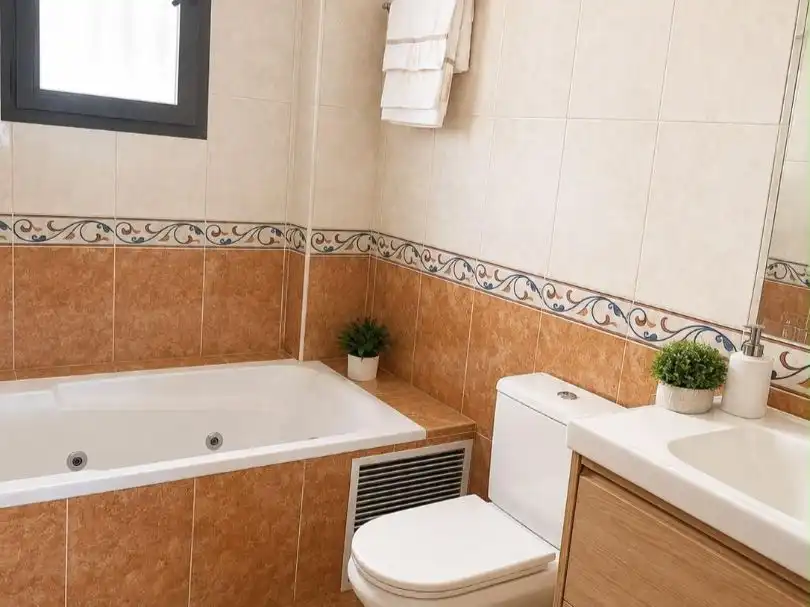 Bany de Pis de lloguer en Torrequebrada