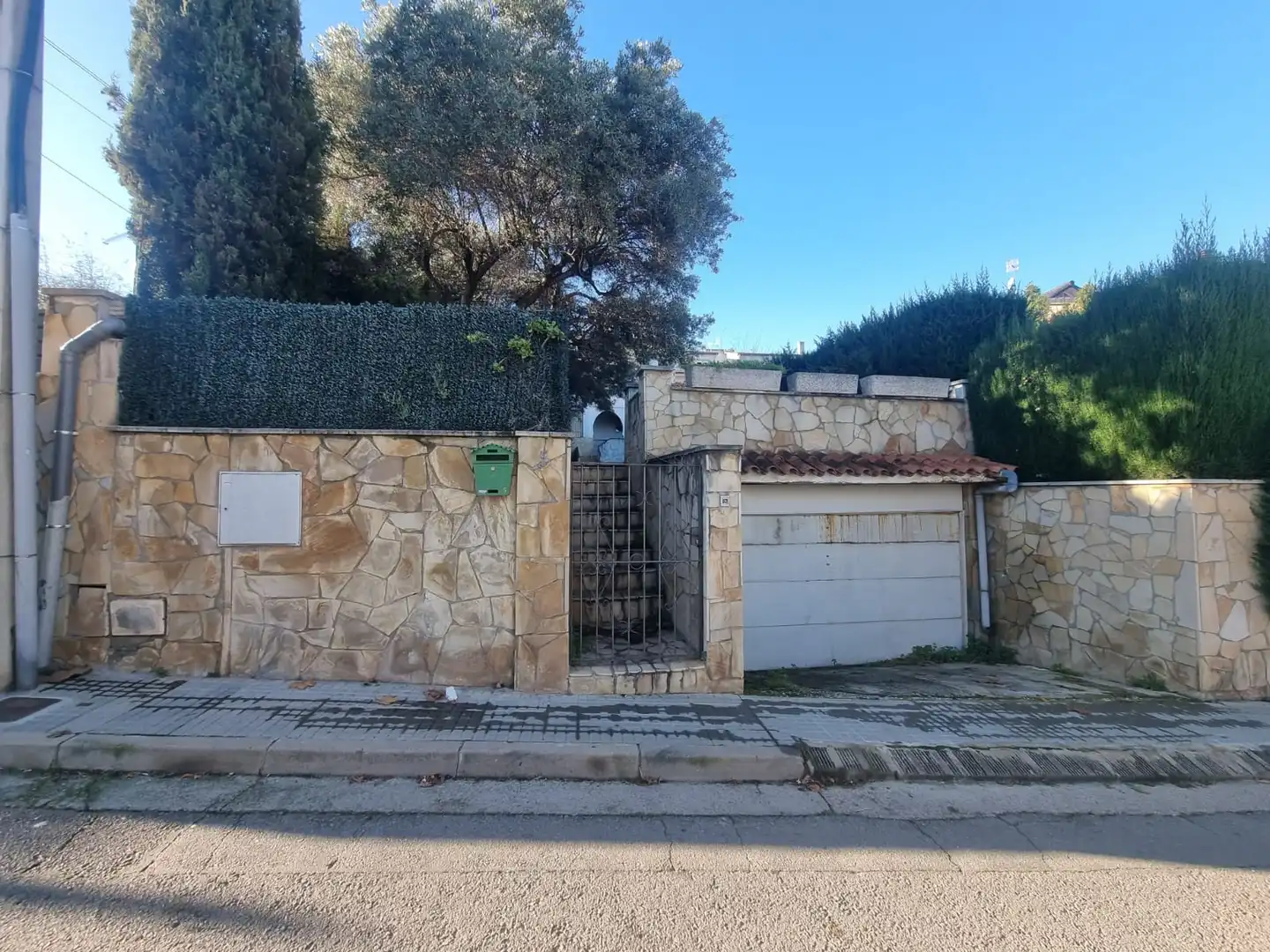 Vista exterior de Casa o chalet en venta en Sant Andreu de la Barca