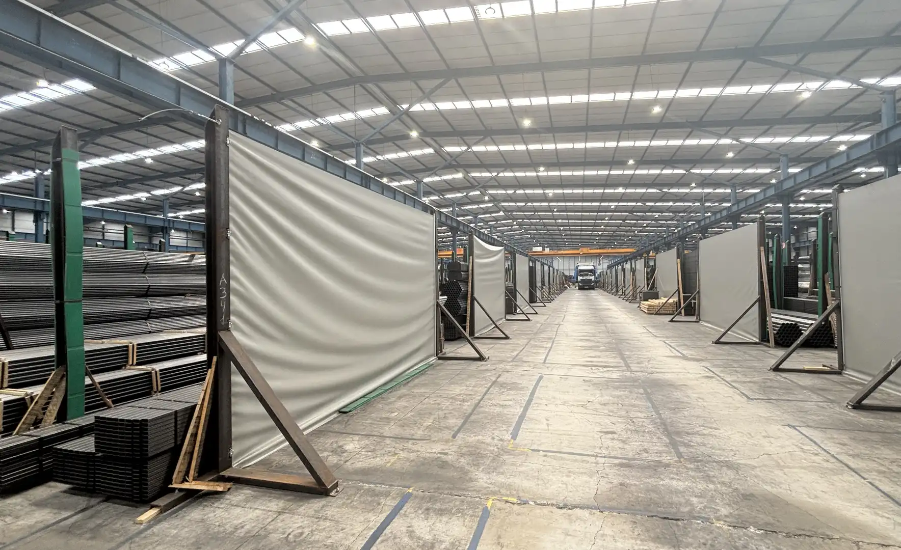Vista exterior de Nau industrial en venda en Vitoria - Gasteiz amb Calefacció i Alarma