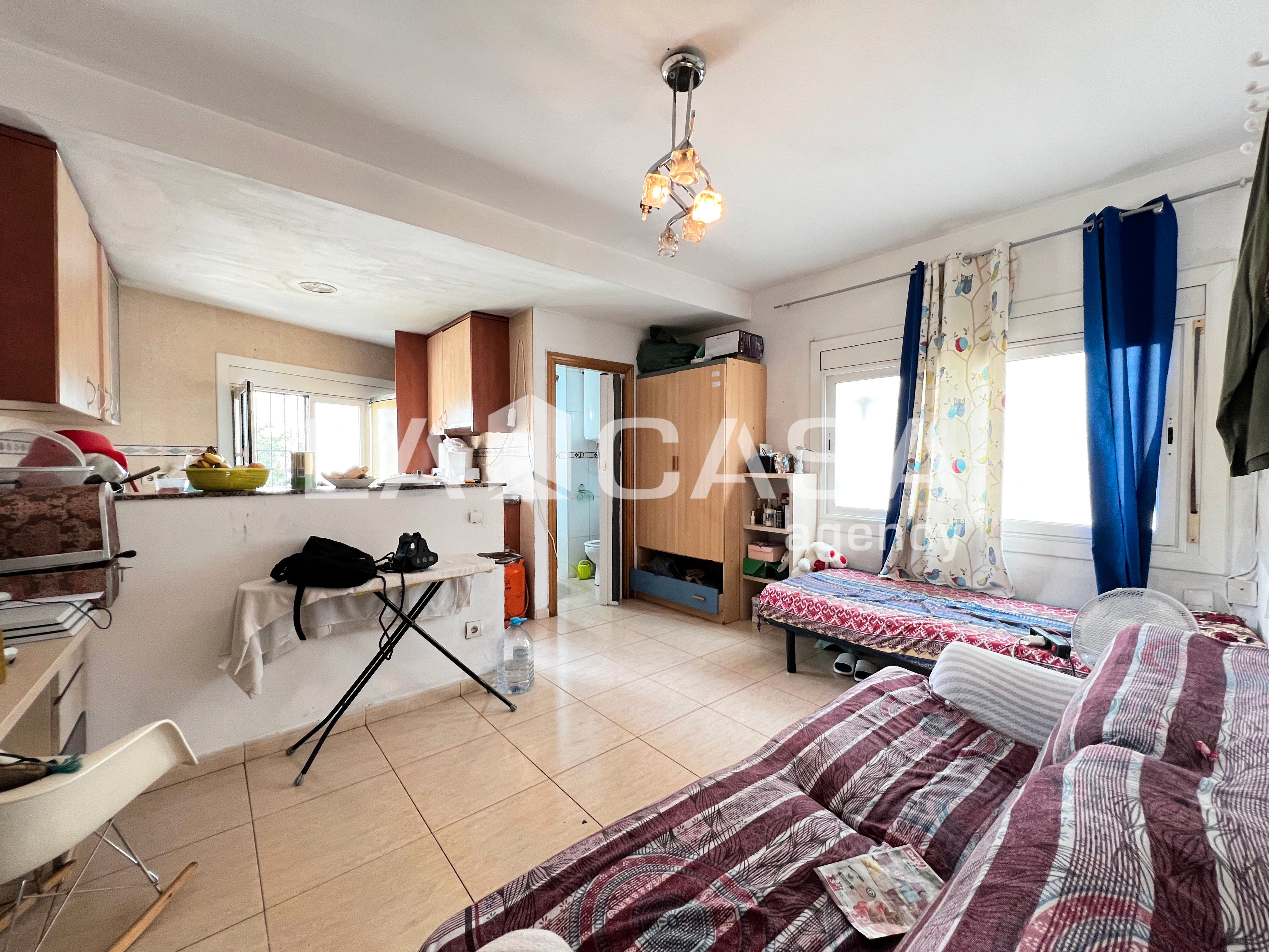 Bedroom of Flat for sale in Badalona