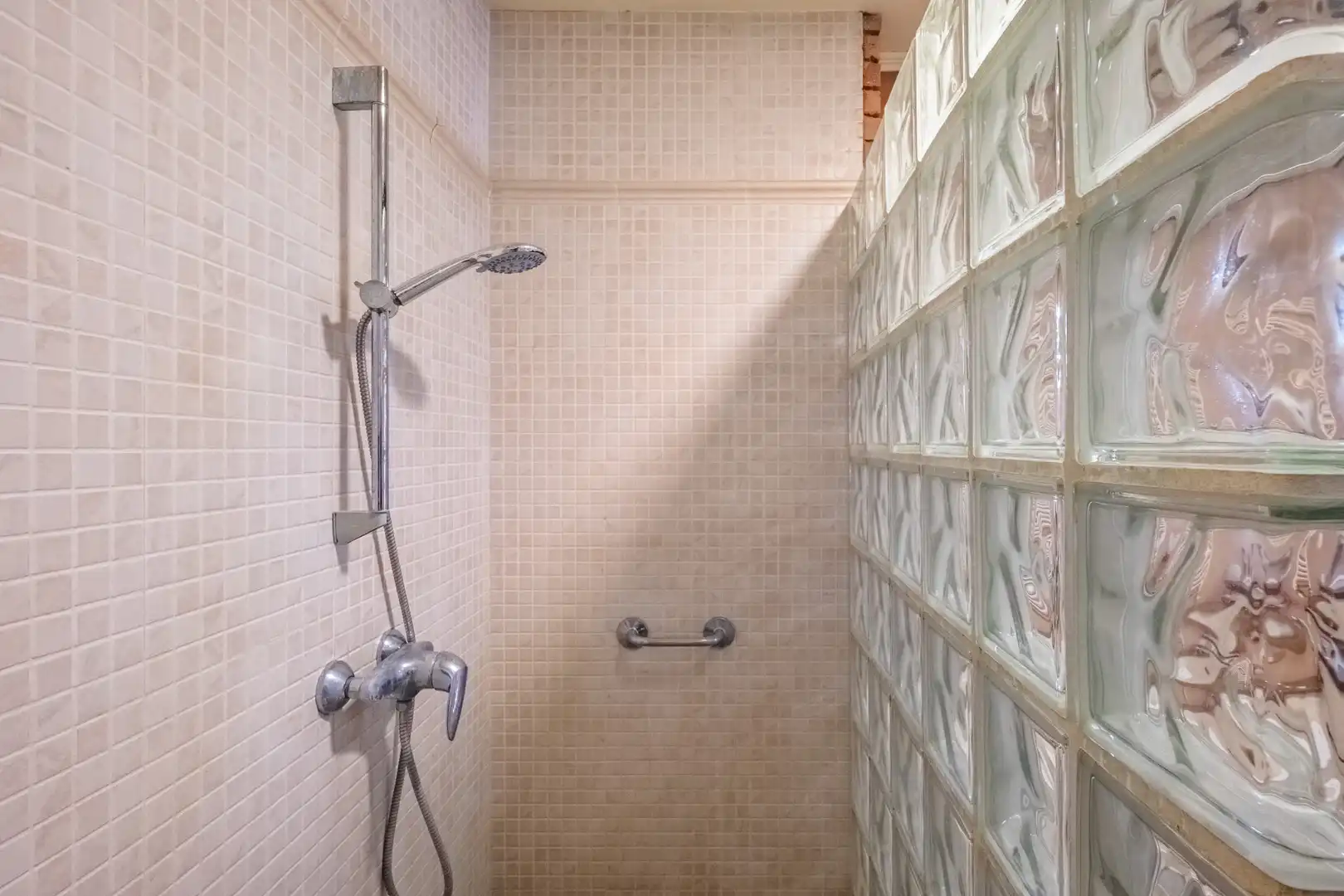 Badezimmer von Country house zum Verkauf in Pals