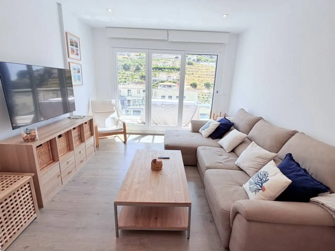 Sala de estar de Apartamento de alquiler en Almuñécar con Terraza y Piscina comunitaria