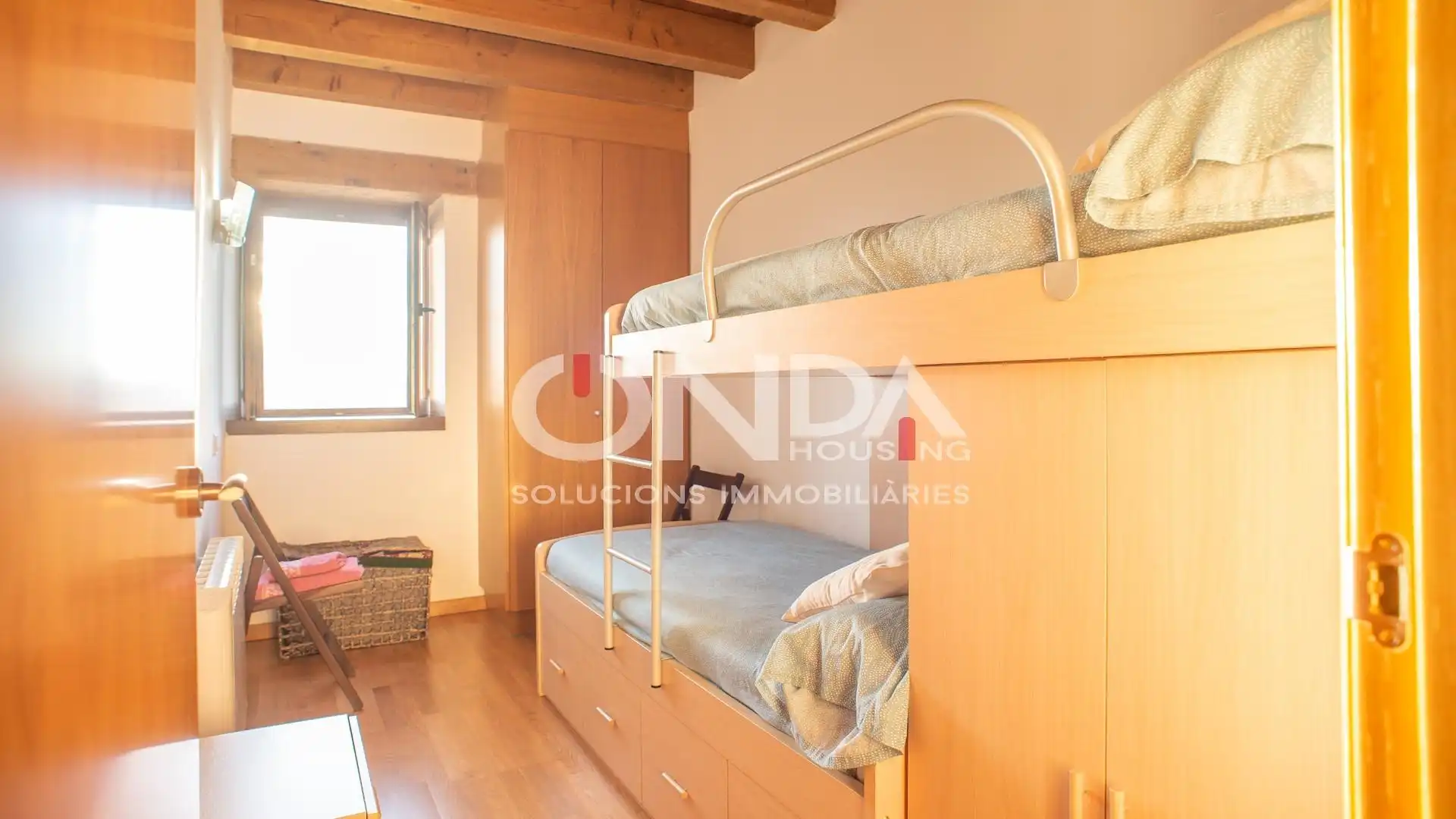 Habitación de Piso en venta en El Pont de Suert con Calefacción, Terraza y Amueblado
