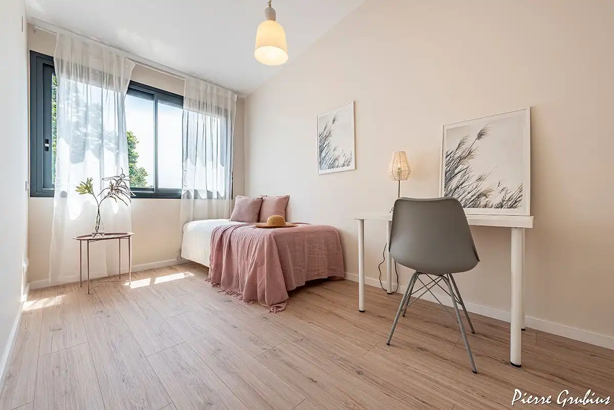Schlafzimmer von Einfamilien-Reihenhaus zum Verkauf in La Selva del Camp mit Klimaanlage, Heizung und Privatgarten