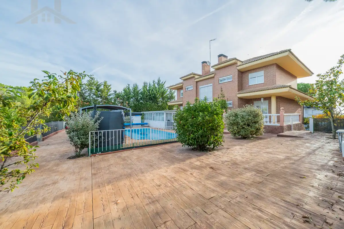 Jardí de Casa o xalet en venda en San Sebastián de los Reyes amb Calefacció, Jardí privat i Piscina