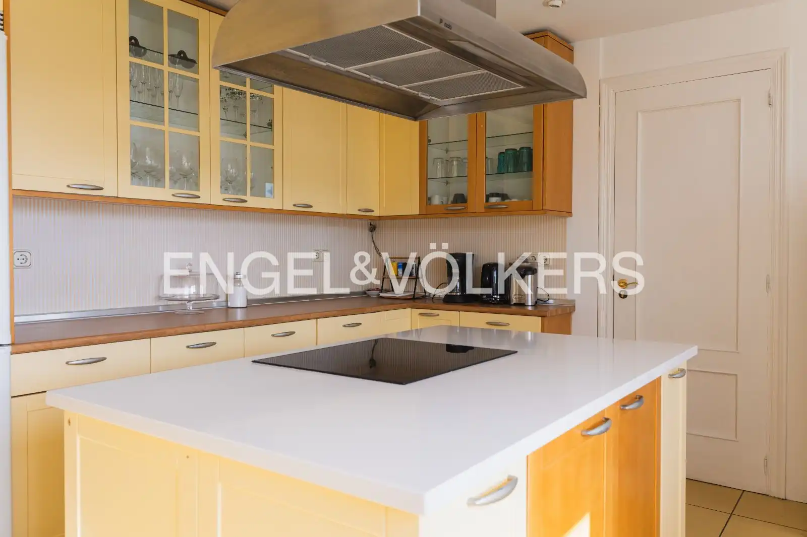 Cocina de Finca rústica en venta en Hondarribia con Aire acondicionado, Calefacción y Jardín privado