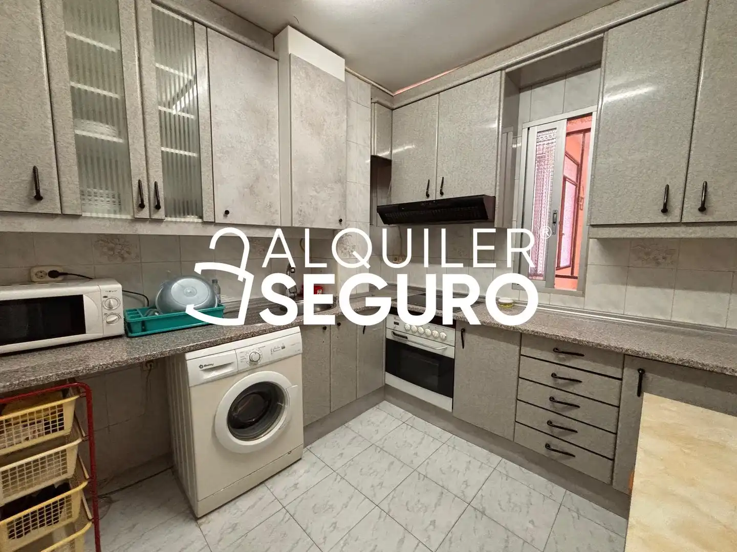 Kitchen of Flat for rent in Madrid  with Air Conditioner, Heating and Furnished