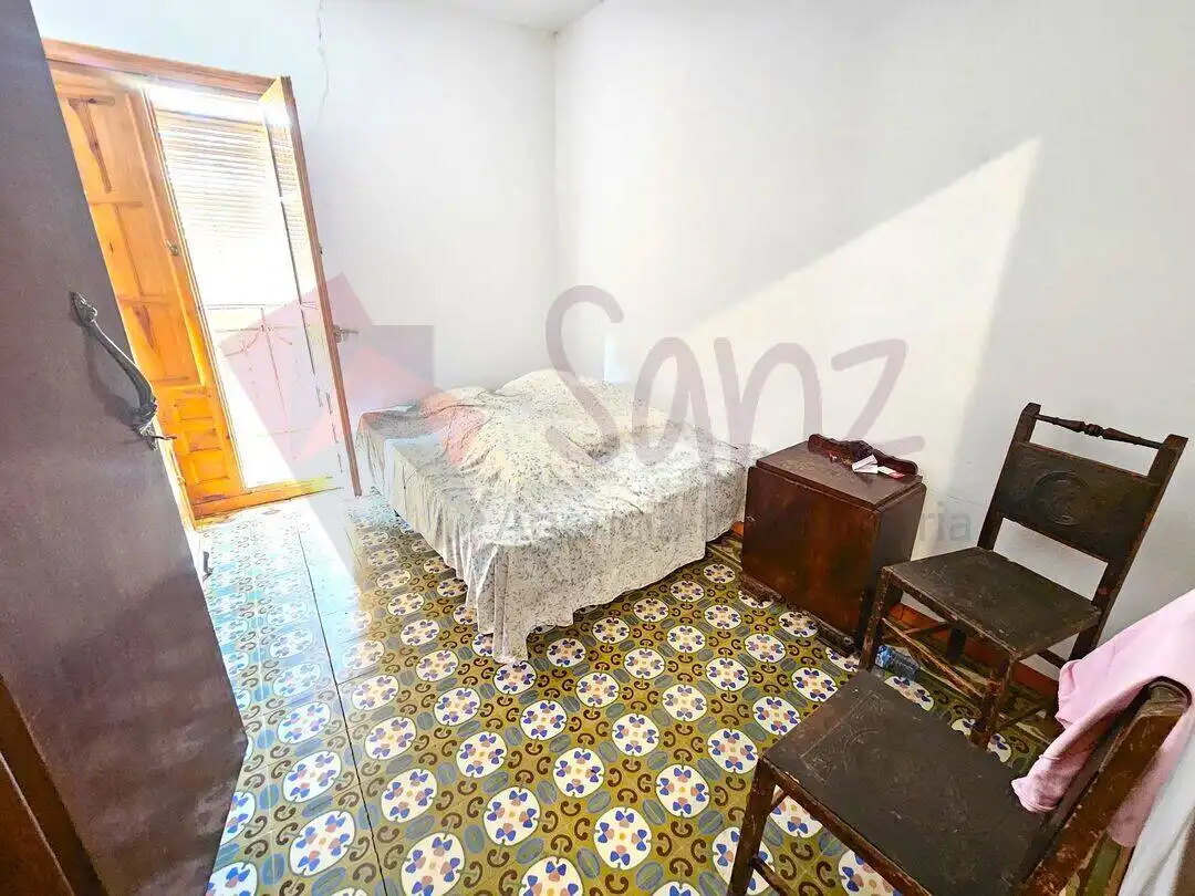 Dormitori de Casa o xalet en venda en Santa Coloma amb Jardí privat, Terrassa i Balcó