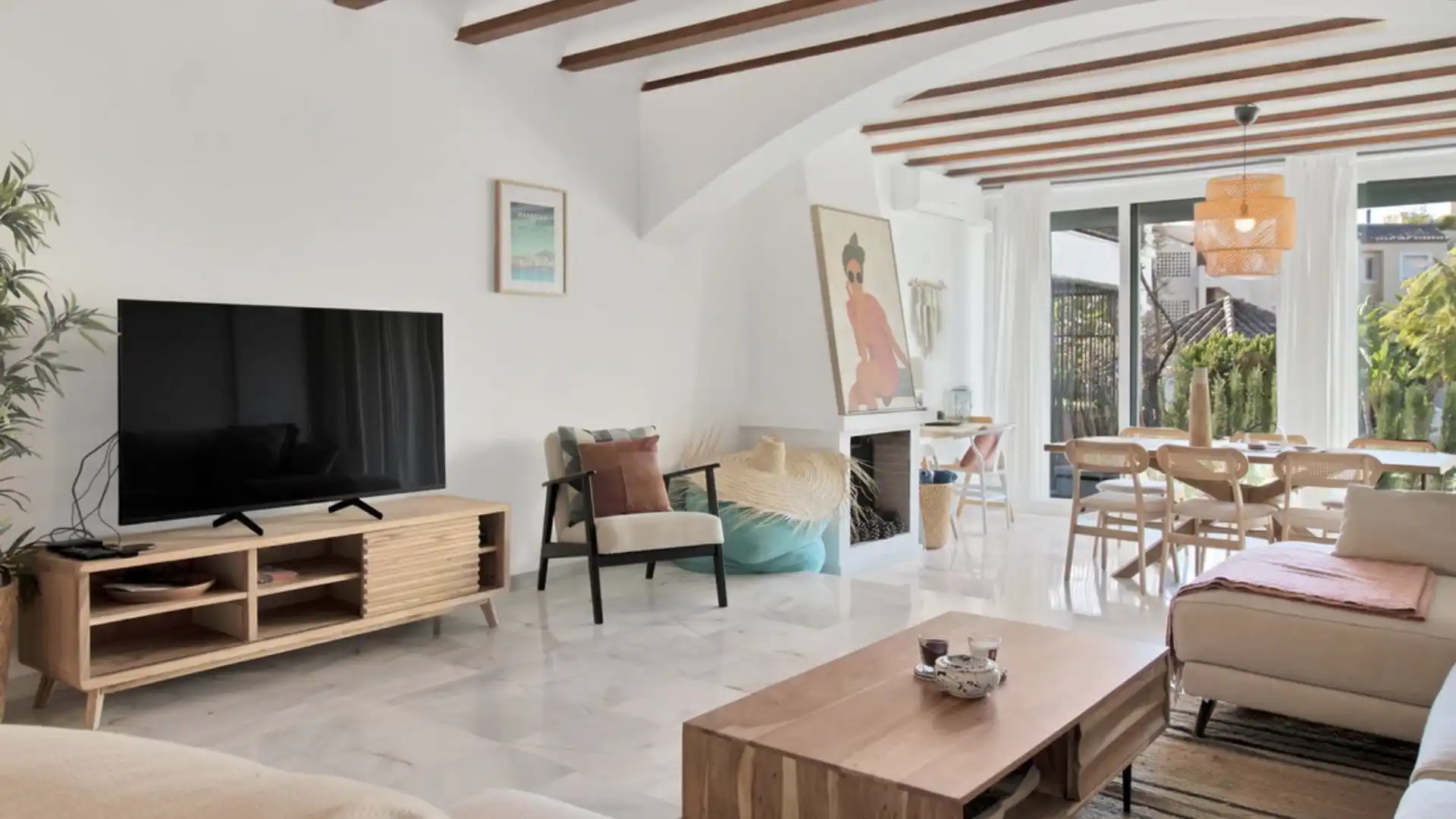 Living room of Single-family semi-detached for sale in Marbella  with Air Conditioner, Private garden and Terrace