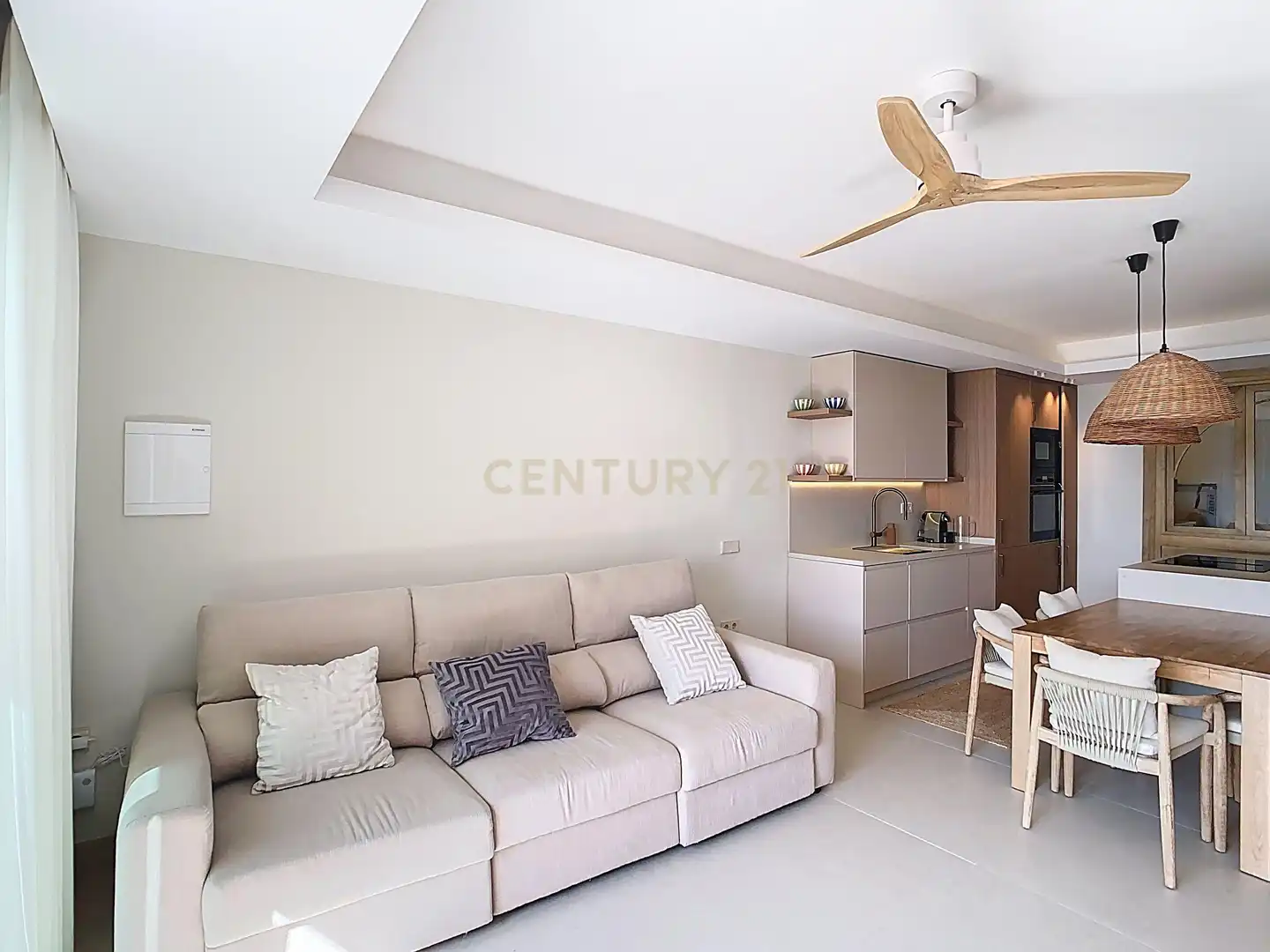 Sala de estar de Piso de alquiler en Rincón de la Victoria con Aire acondicionado y TV