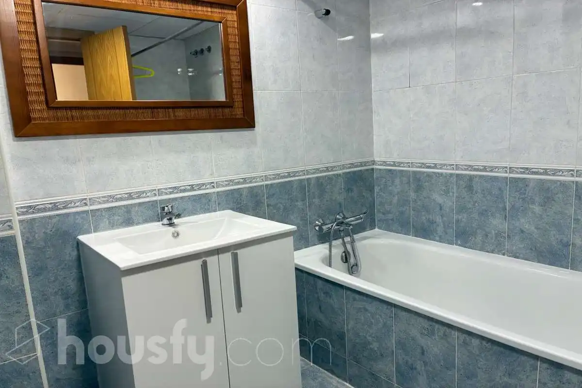 Bathroom of Flat for rent in Valencia  with Air Conditioner, Storage room and Balcony