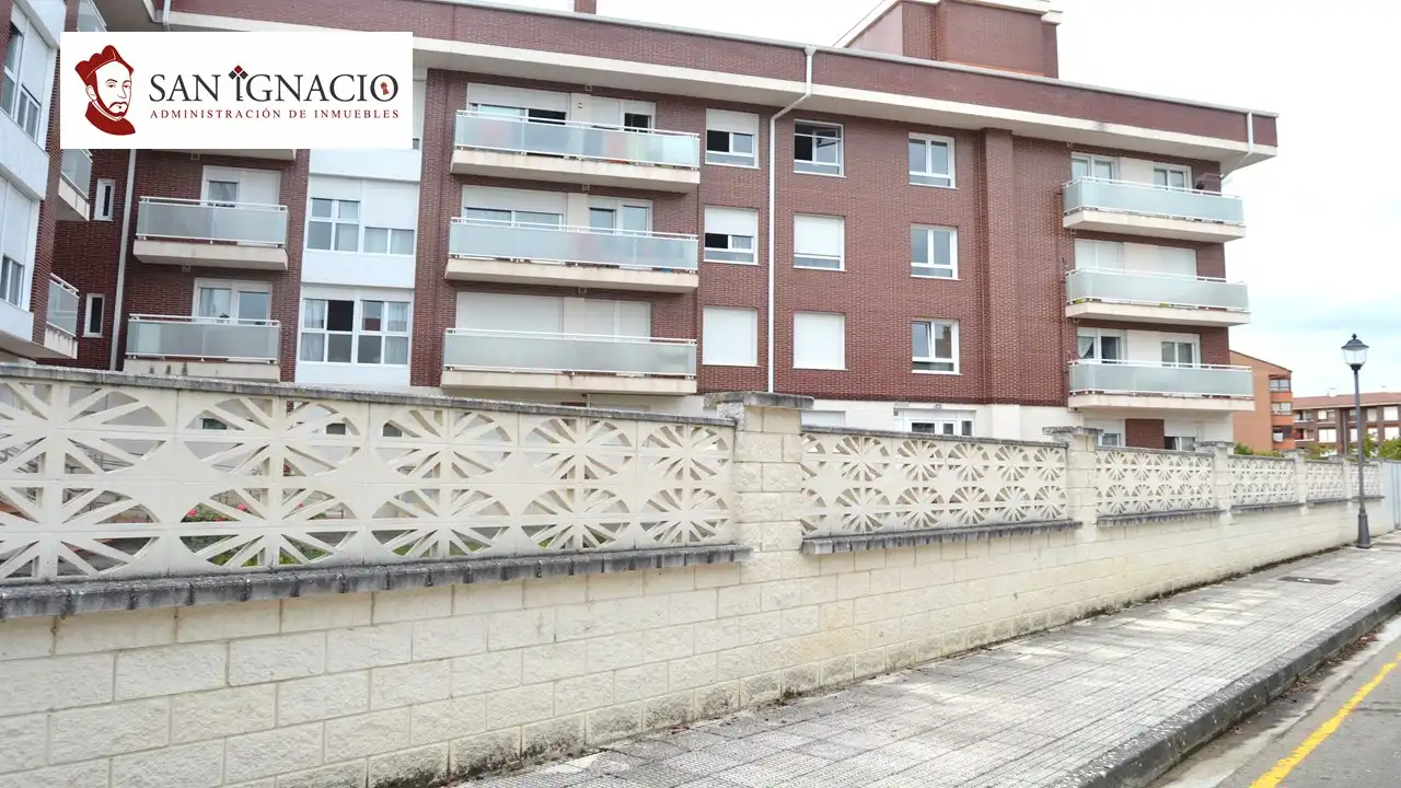 Aparcament amb ascensor en venda a Villarcayo de Merindad de Castilla la Vieja