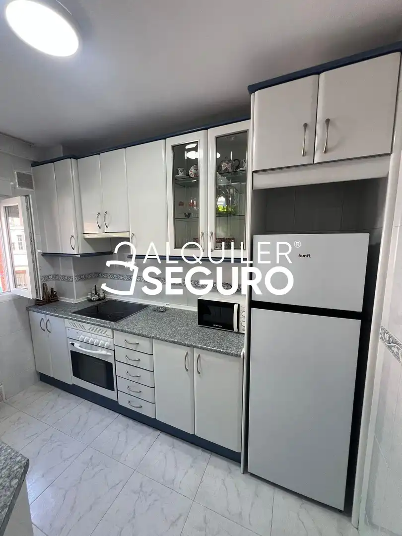 Kitchen of Flat for rent in Madrid  with Air Conditioner, Heating and Terrace