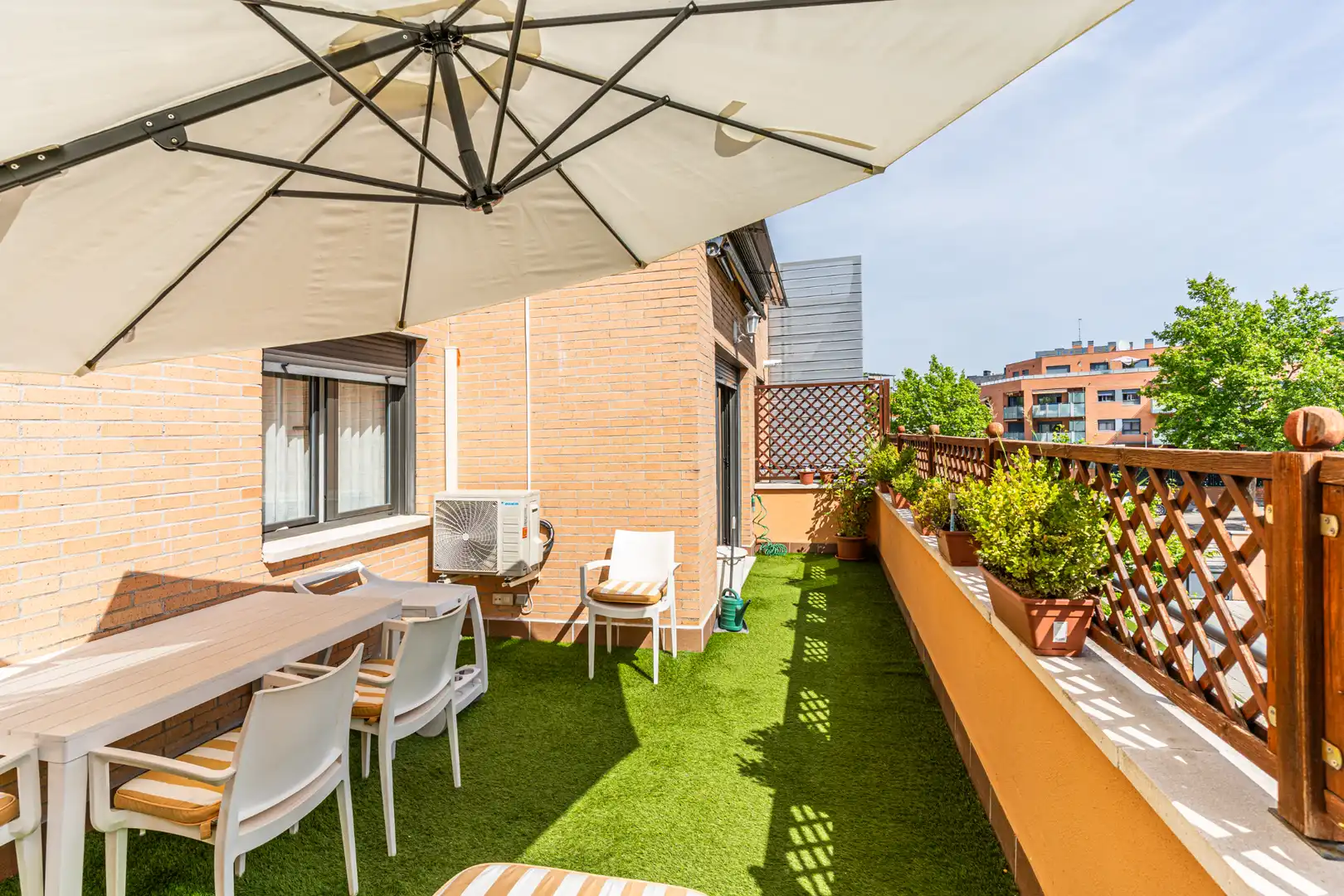 Terrasse von Wohnung zum Verkauf in Las Rozas de Madrid mit Klimaanlage, Heizung und Parkett