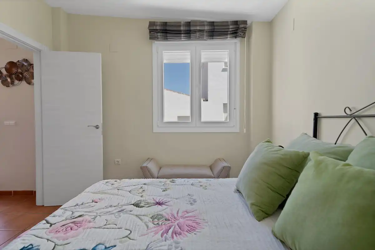 Habitación de Casa adosada en venta en Fuengirola con Aire acondicionado, Calefacción y Jardín privado