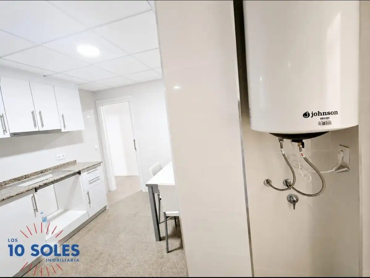 Cuina de Apartament de lloguer en Orihuela amb Moblat