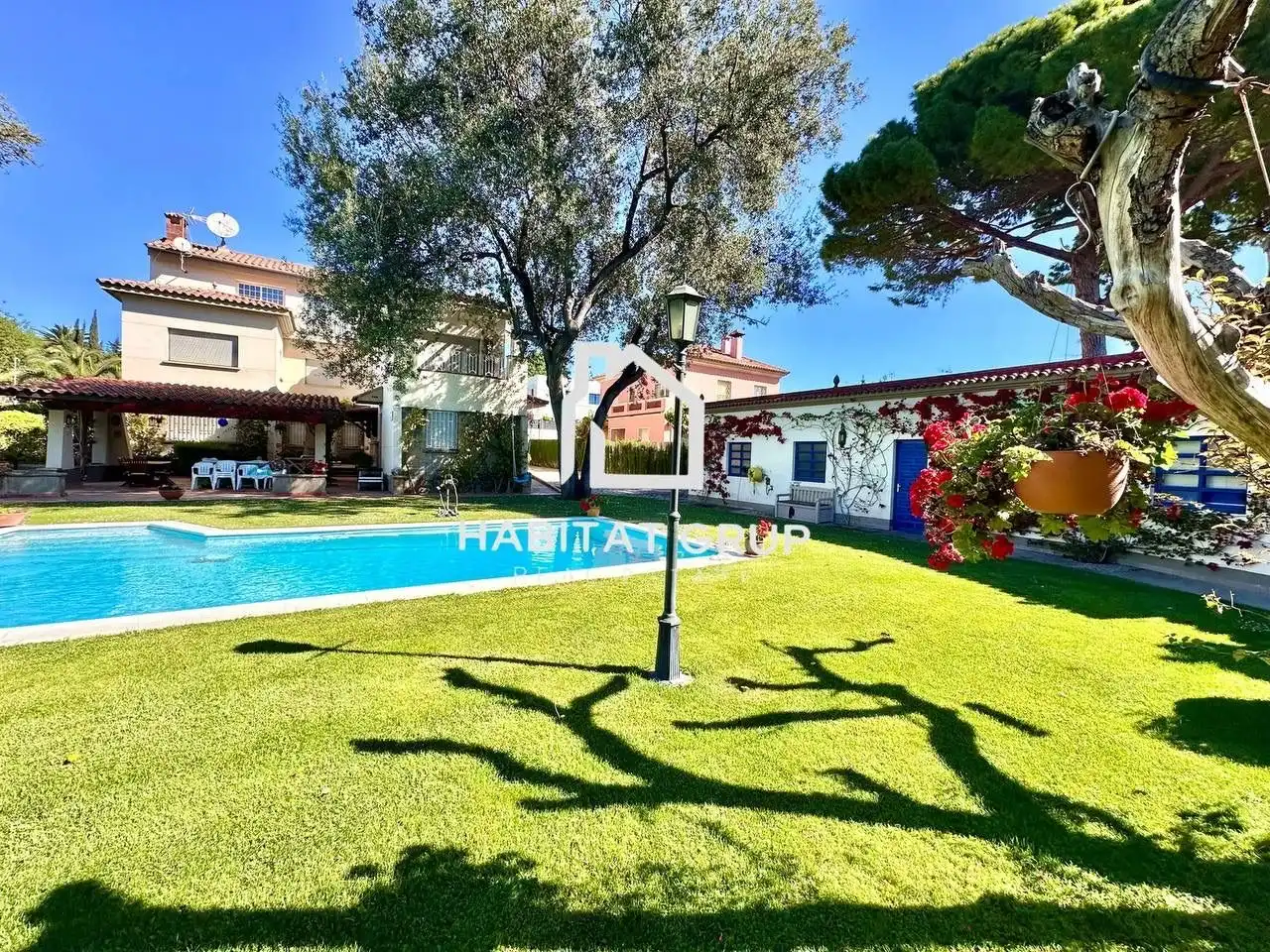 Vista exterior de Casa o chalet en venta en Castellbisbal con Aire acondicionado, Jardín privado y Trastero