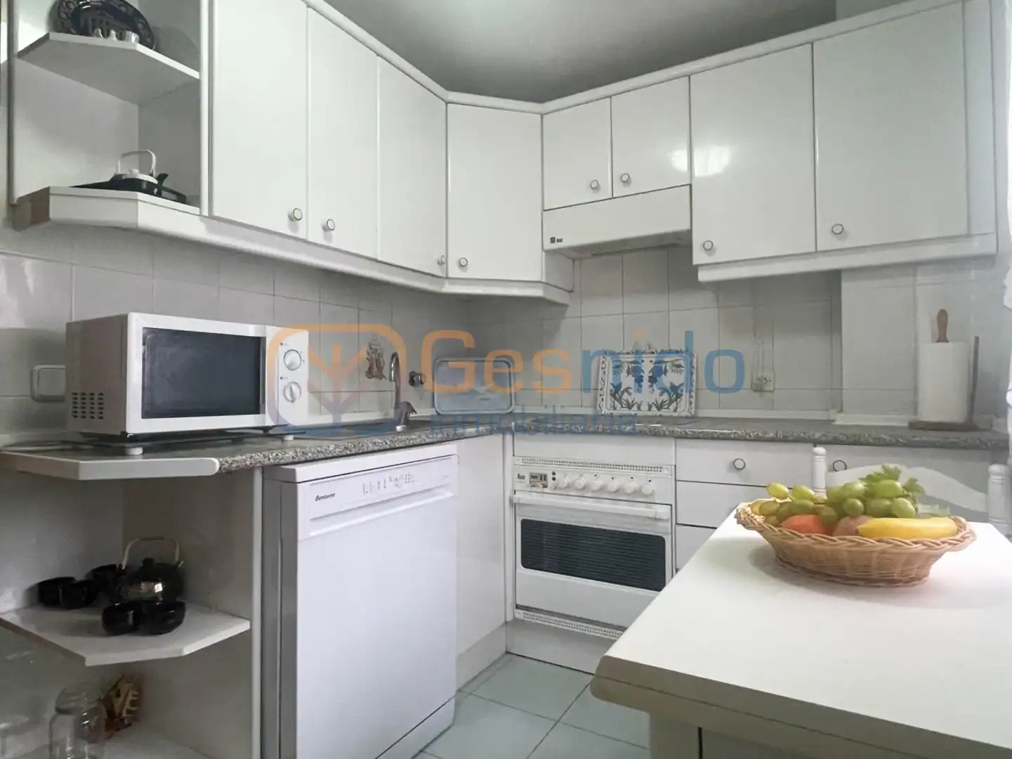 Cocina de Piso de alquiler en Segovia con Calefacción, Parquet y Terraza