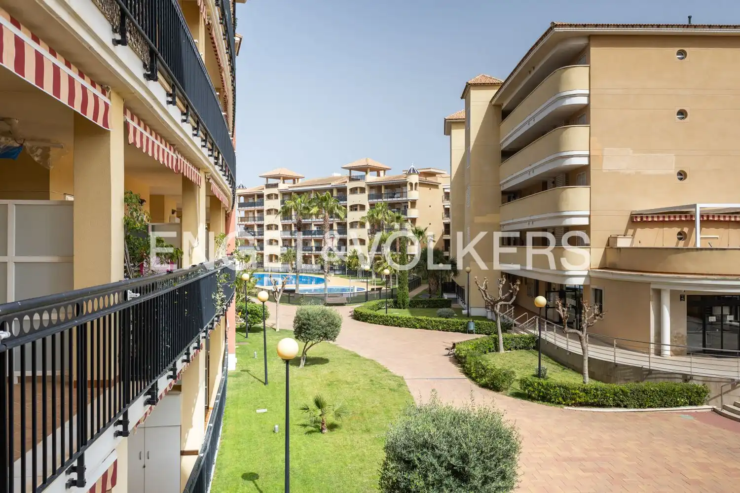 Vista exterior de Pis de lloguer en Canet d'En Berenguer amb Aire condicionat, Calefacció i Jardí privat