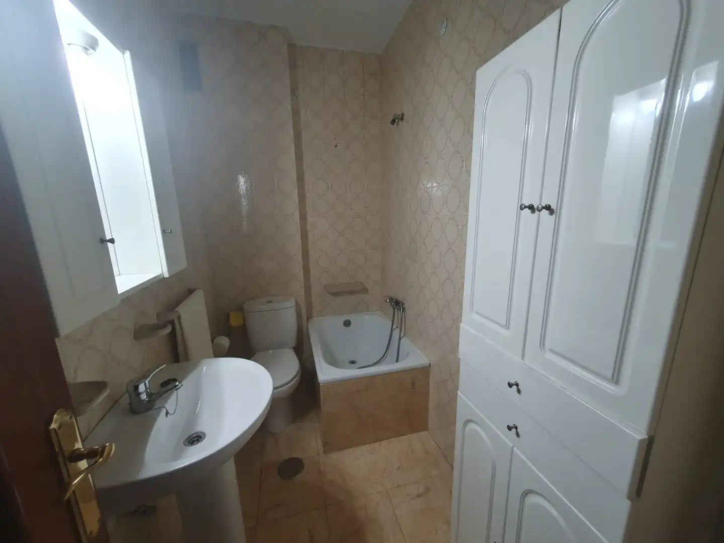 Baño de Piso de alquiler en Puertollano con Aire acondicionado, Calefacción y Terraza