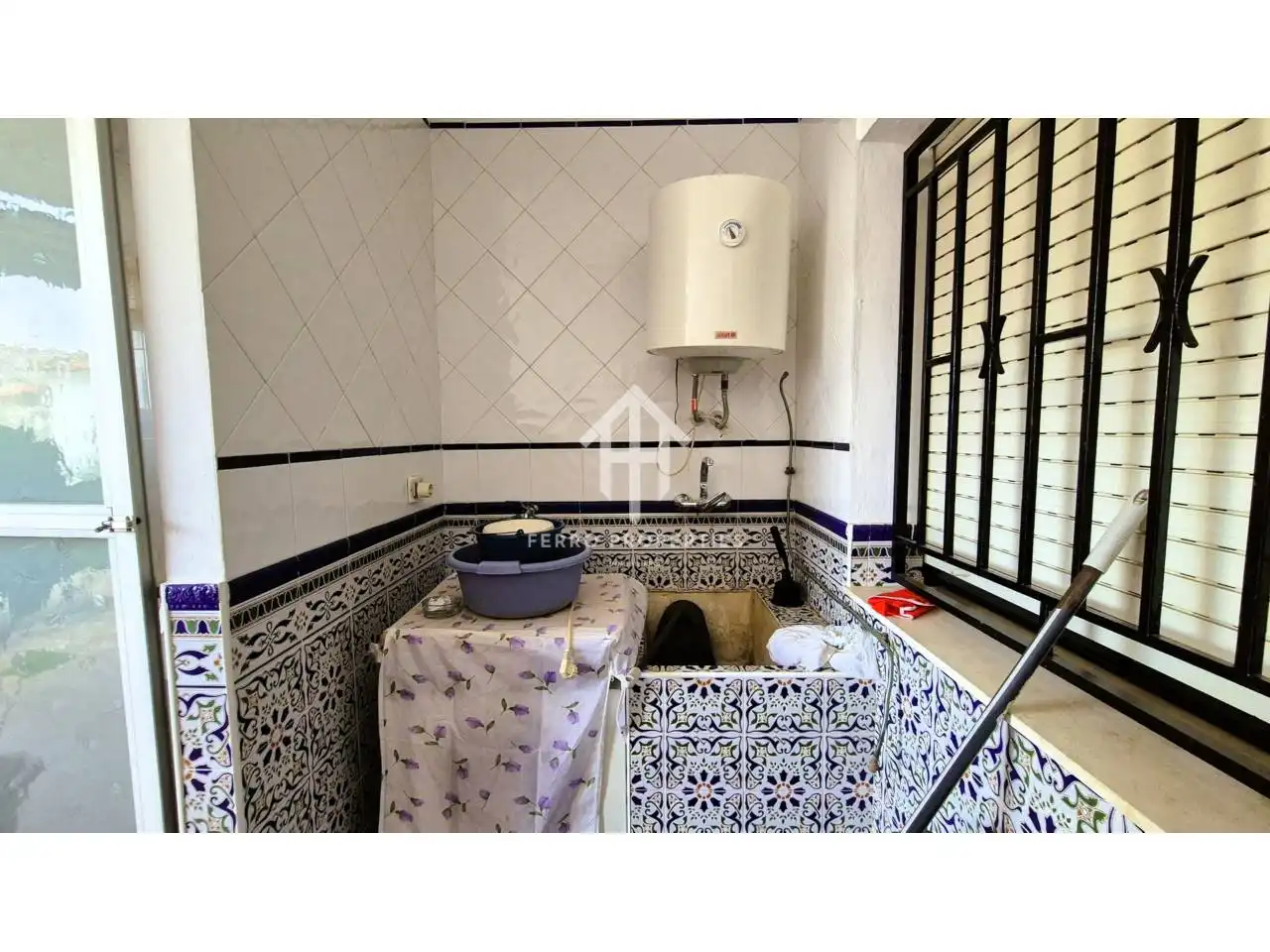 Bany de Casa o xalet en venda en Loja amb Terrassa i Moblat