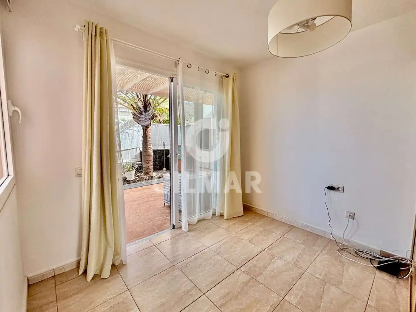 Habitación de Casa adosada en venta en Adeje con Jardín privado, Terraza y Amueblado