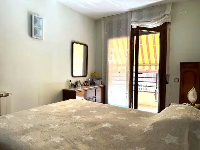 Schlafzimmer von Einfamilien-Reihenhaus zum Verkauf in Sant Boi de Llobregat mit Klimaanlage, Heizung und Terrasse