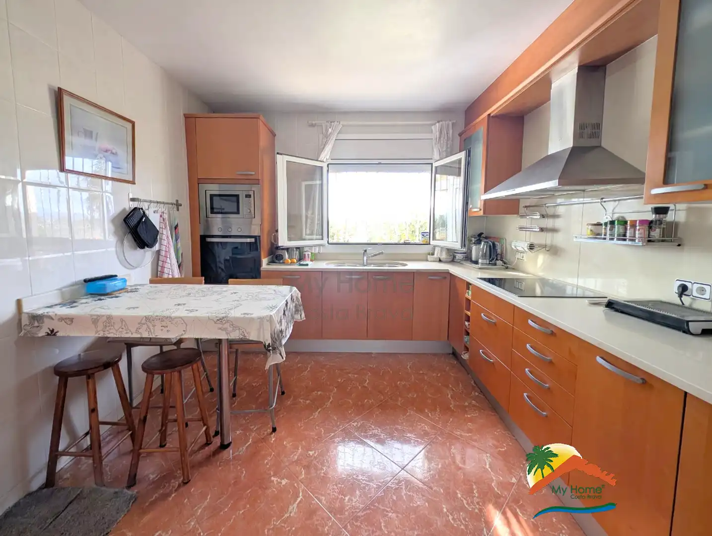 Cuina de Casa o xalet en venda en Lloret de Mar amb Calefacció, Jardí privat i Terrassa