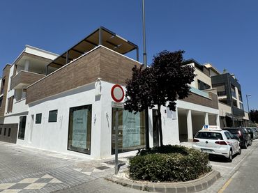 Local comercial de lloguer a Maracena