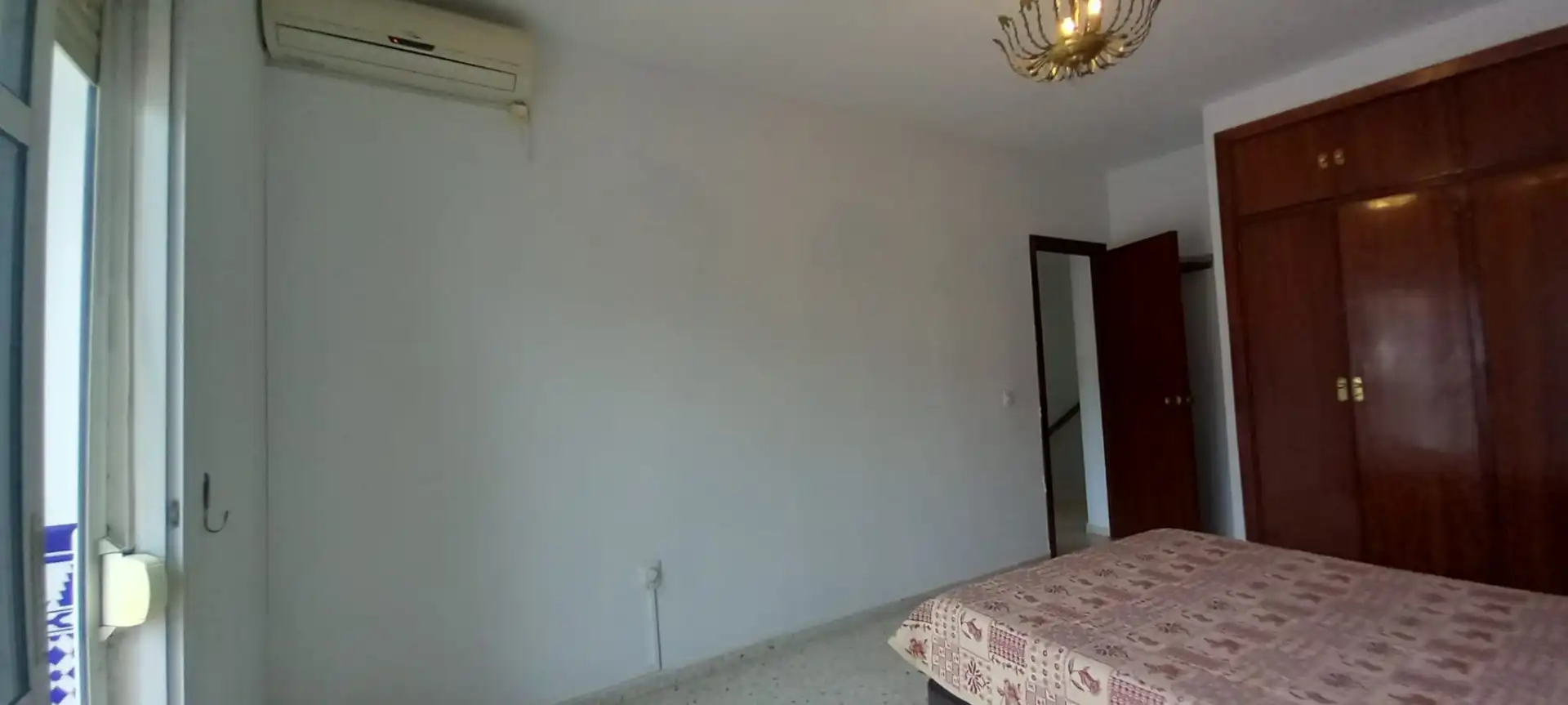 Habitación de Casa adosada en venta en Mairena del Aljarafe con Aire acondicionado, Calefacción y Terraza